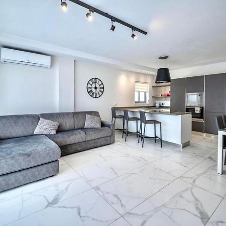 Seaside Luxury Apartment خليج سانت بول المظهر الخارجي الصورة