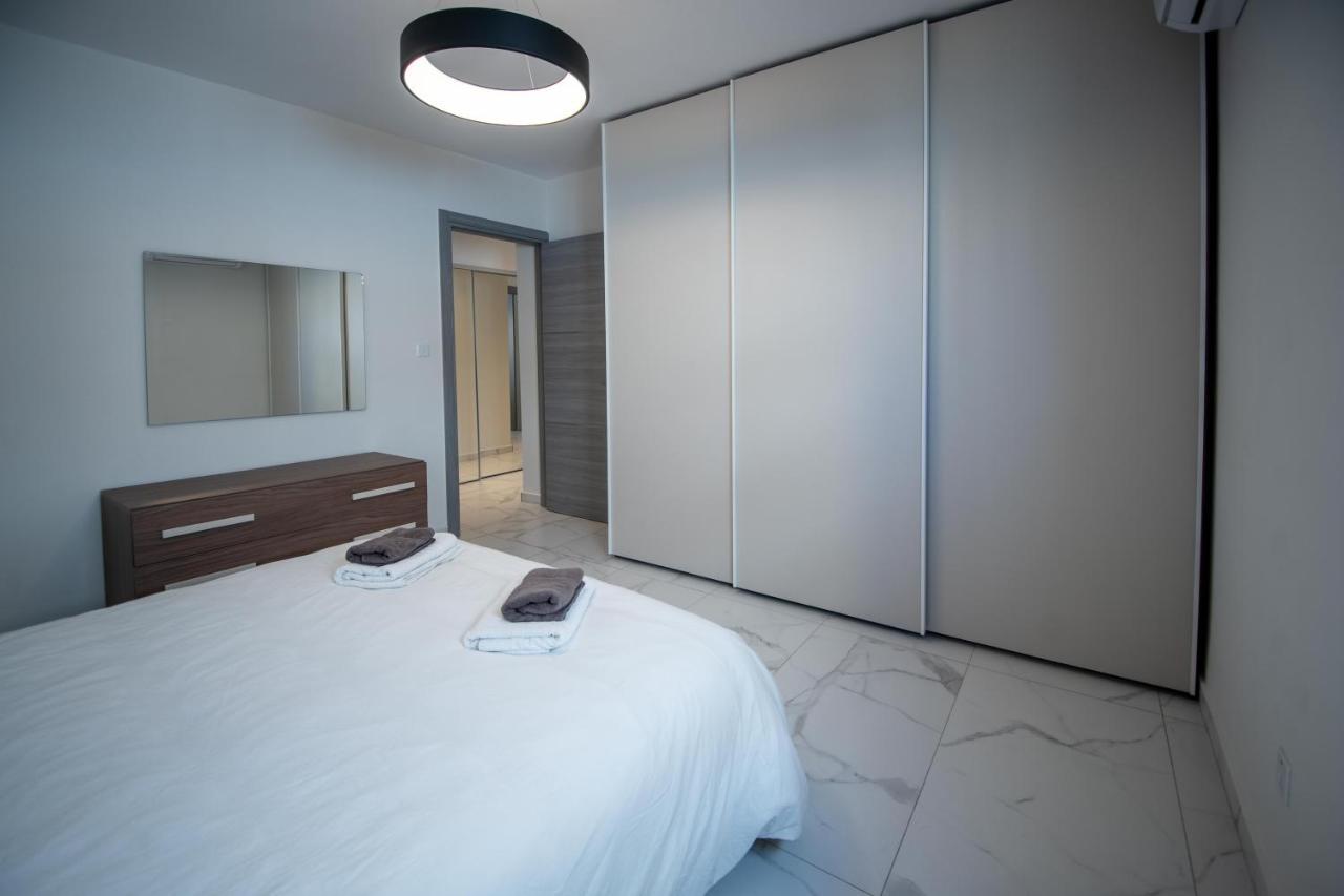 Seaside Luxury Apartment خليج سانت بول المظهر الخارجي الصورة