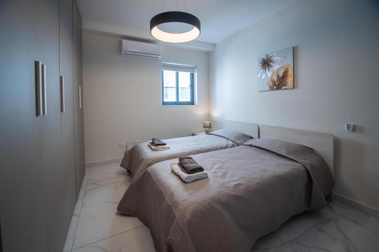 Seaside Luxury Apartment خليج سانت بول المظهر الخارجي الصورة