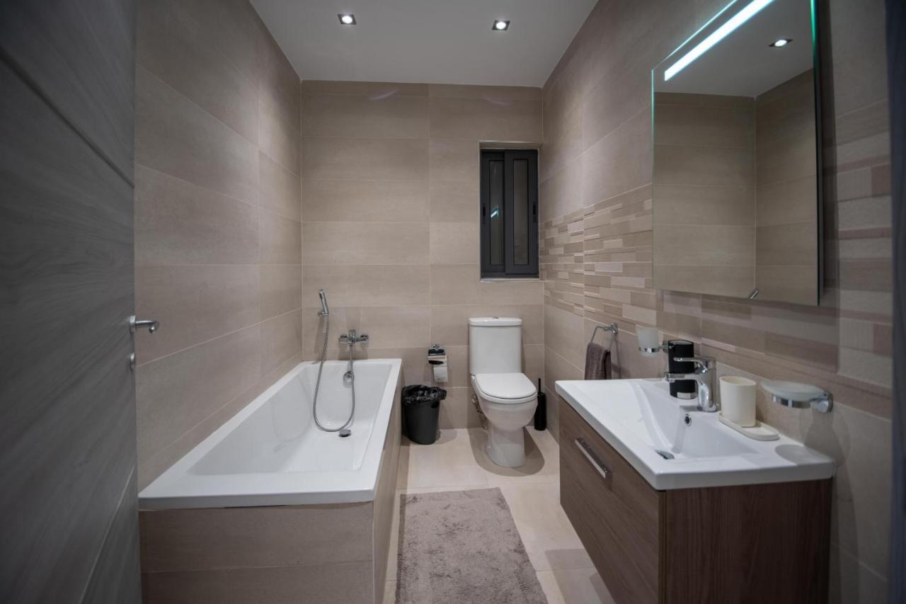 Seaside Luxury Apartment خليج سانت بول المظهر الخارجي الصورة